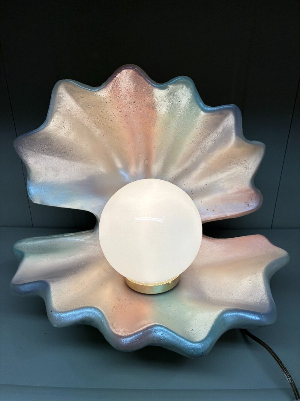 Vintage Large Iridescent Clam Shell Table Lamp Pearl Glass Globe Shade Coastal